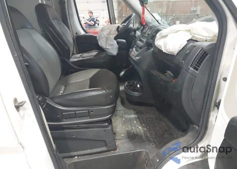 2014 Ram Promaster 2500 High Roof z USA, uszkodzony, nr VIN 3C6TRVCG3EE119711